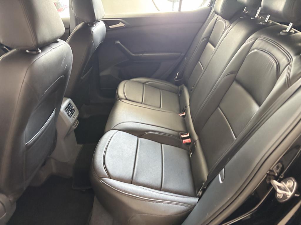 VOLKSWAGEN T-Cross - Foto