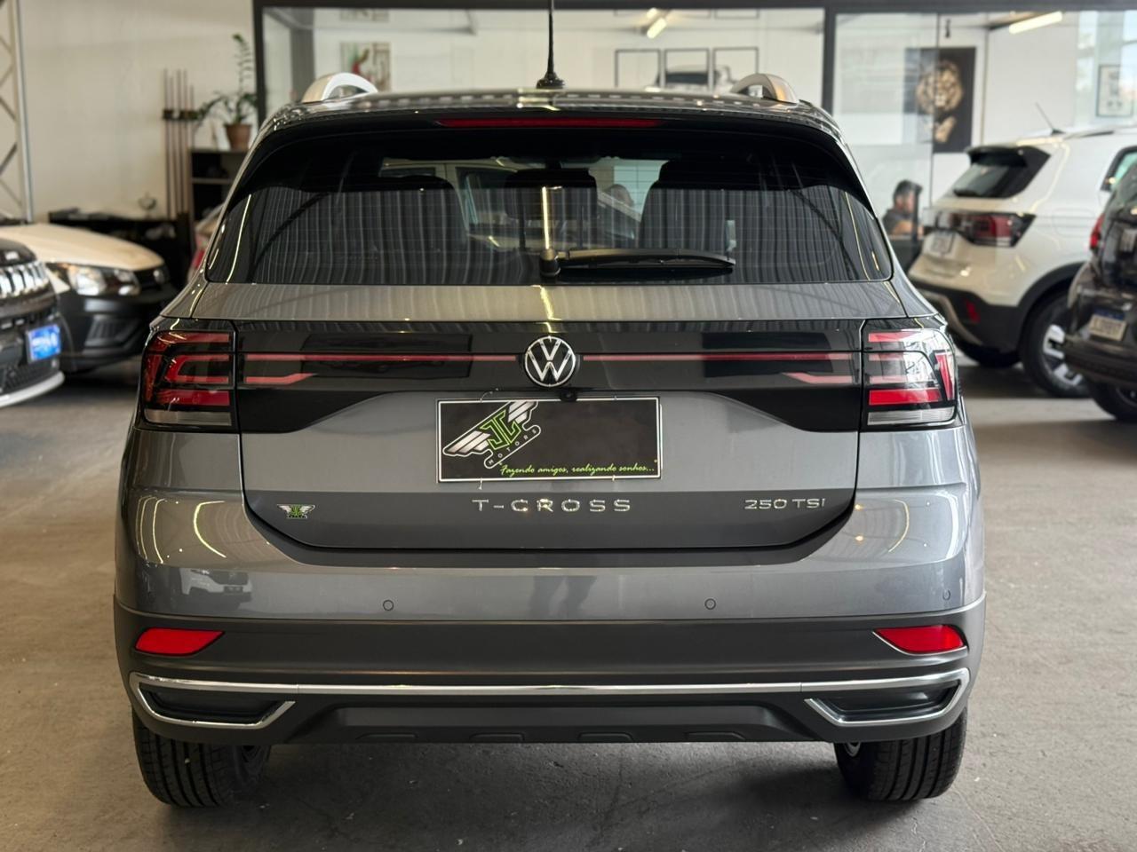 VOLKSWAGEN T-Cross - Foto