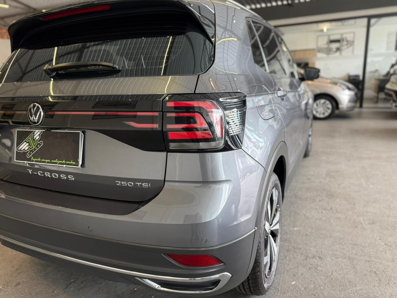 VOLKSWAGEN T-Cross - Foto