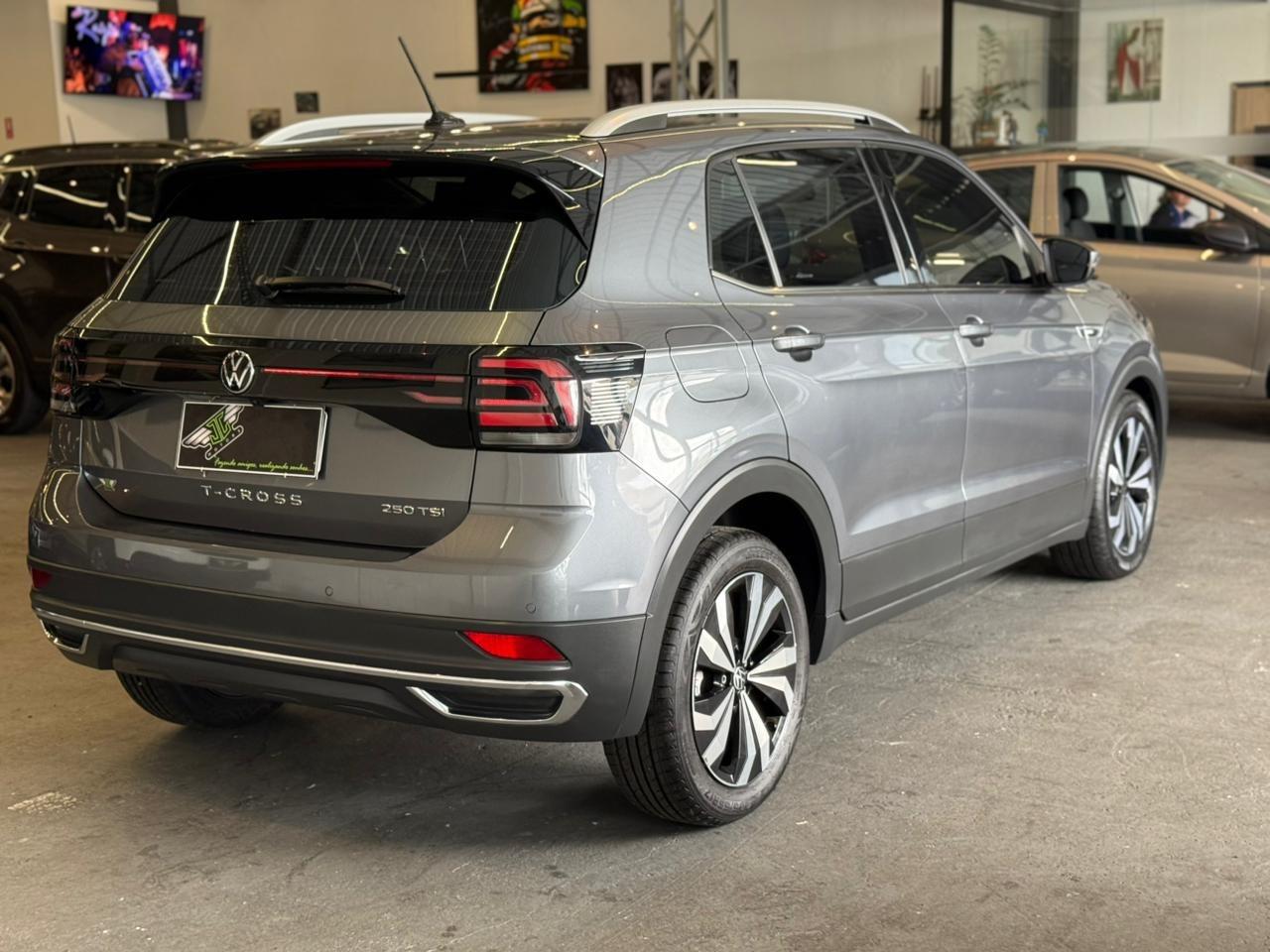 VOLKSWAGEN T-Cross - Foto