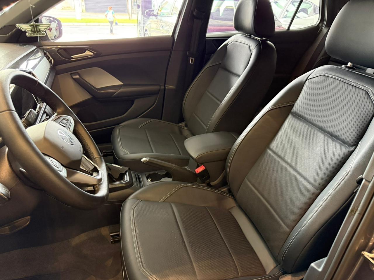 VOLKSWAGEN T-Cross - Foto