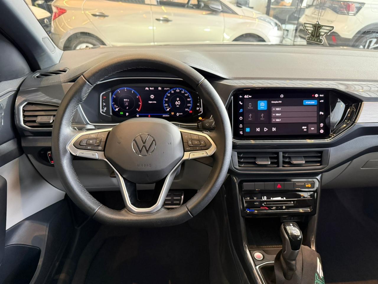 VOLKSWAGEN T-Cross - Foto