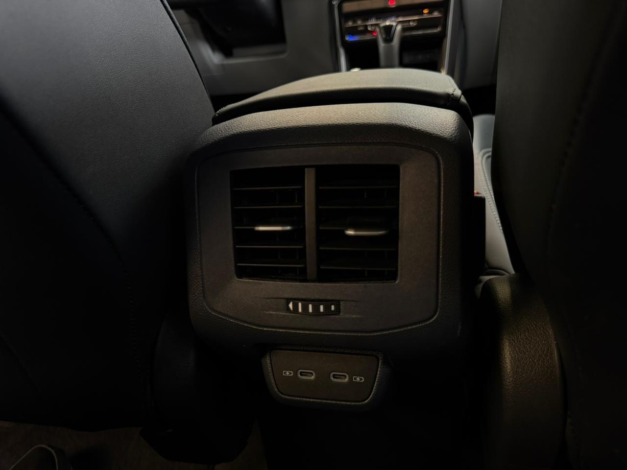 VOLKSWAGEN T-Cross - Foto