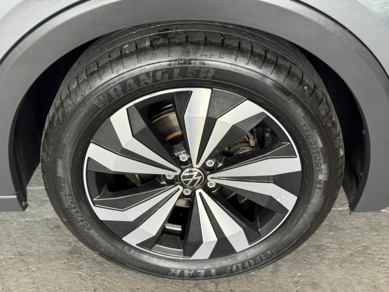 VOLKSWAGEN T-Cross - Foto