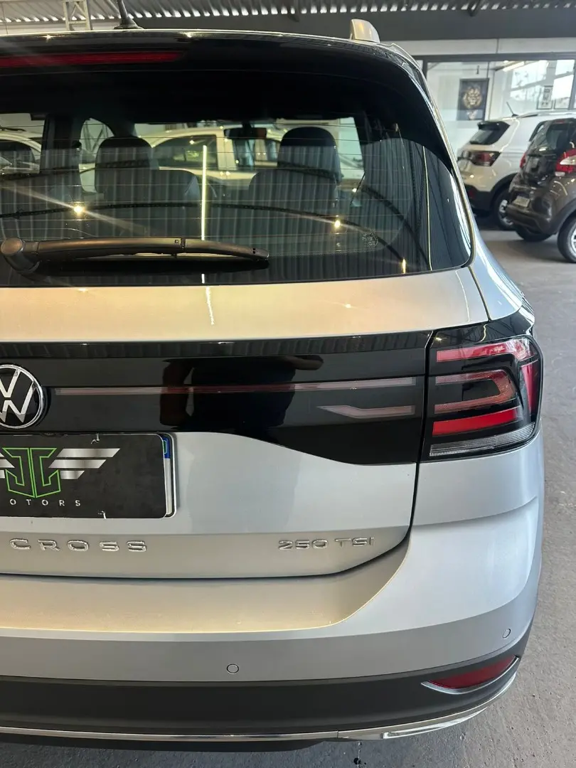 VOLKSWAGEN T-Cross - Foto