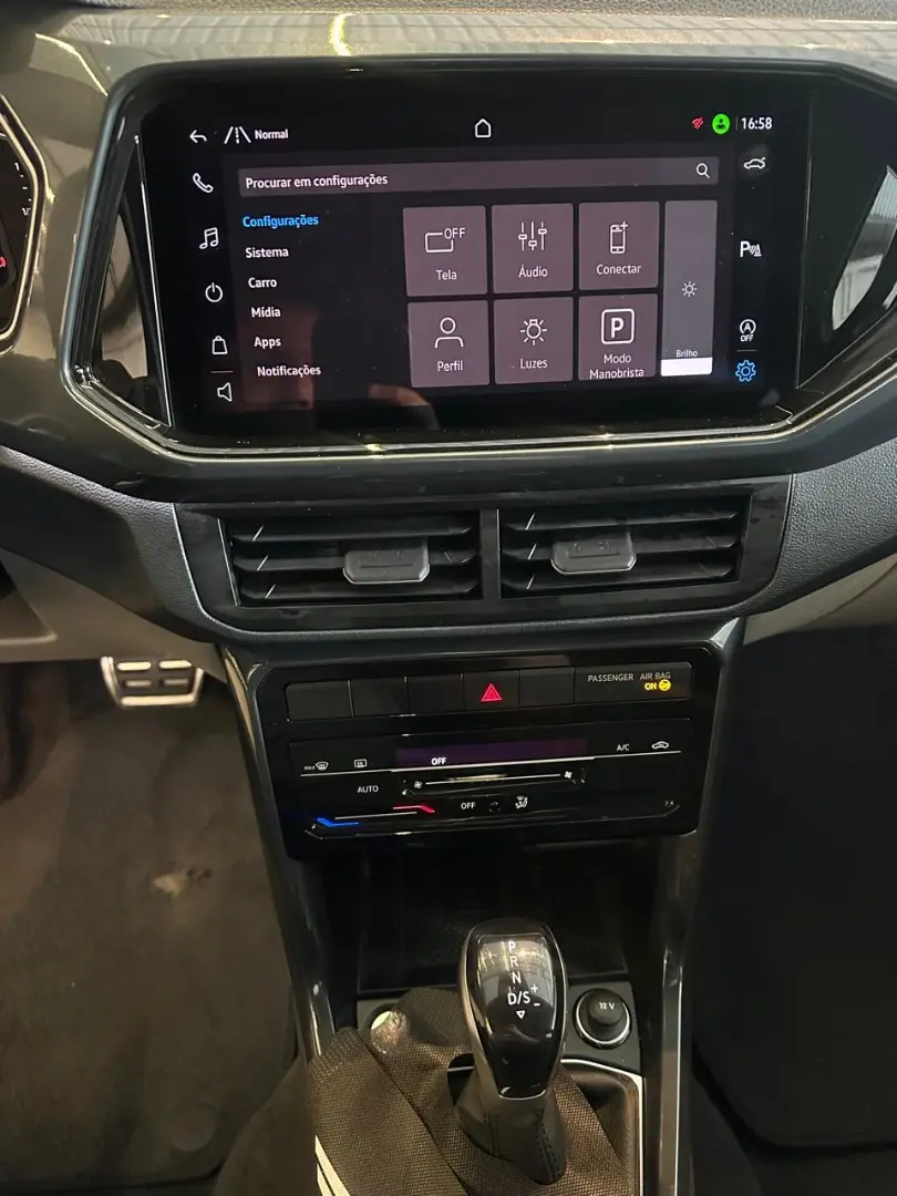 VOLKSWAGEN T-Cross - Foto