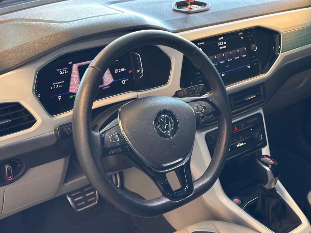 VOLKSWAGEN T-Cross - Foto