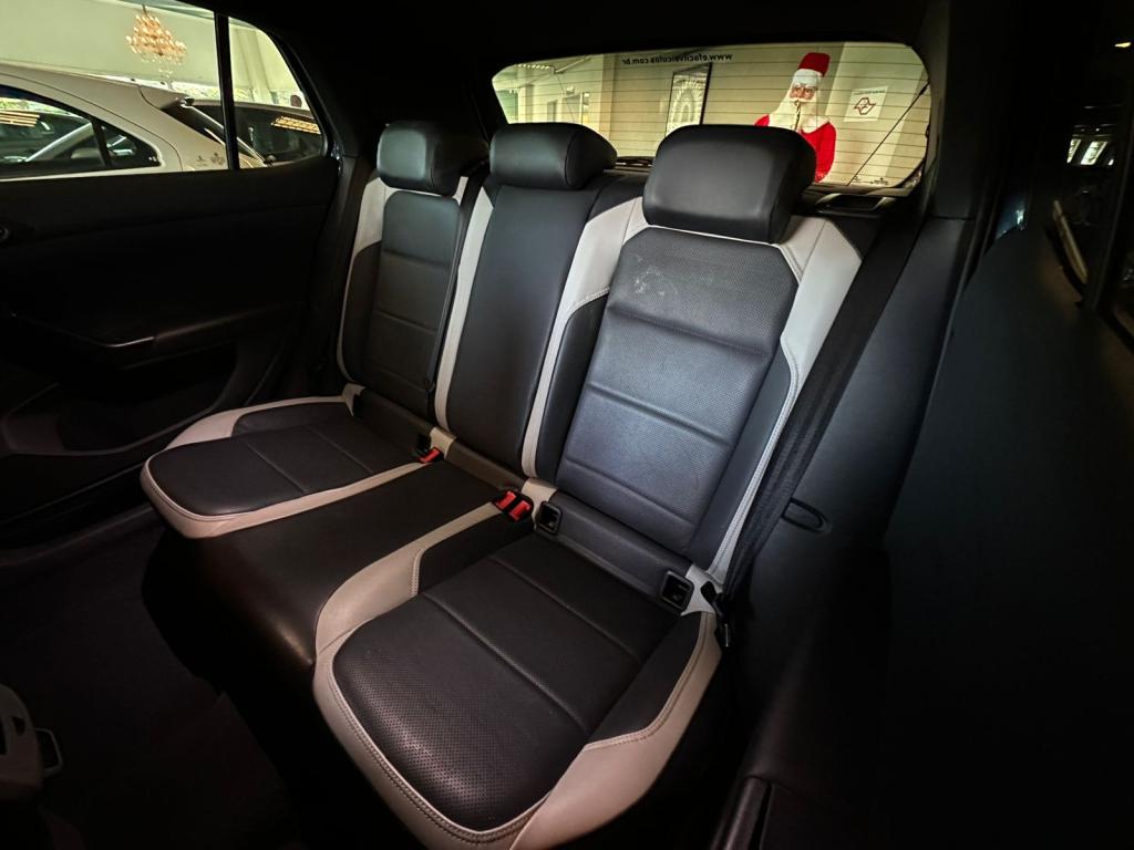 VOLKSWAGEN T-Cross - Foto