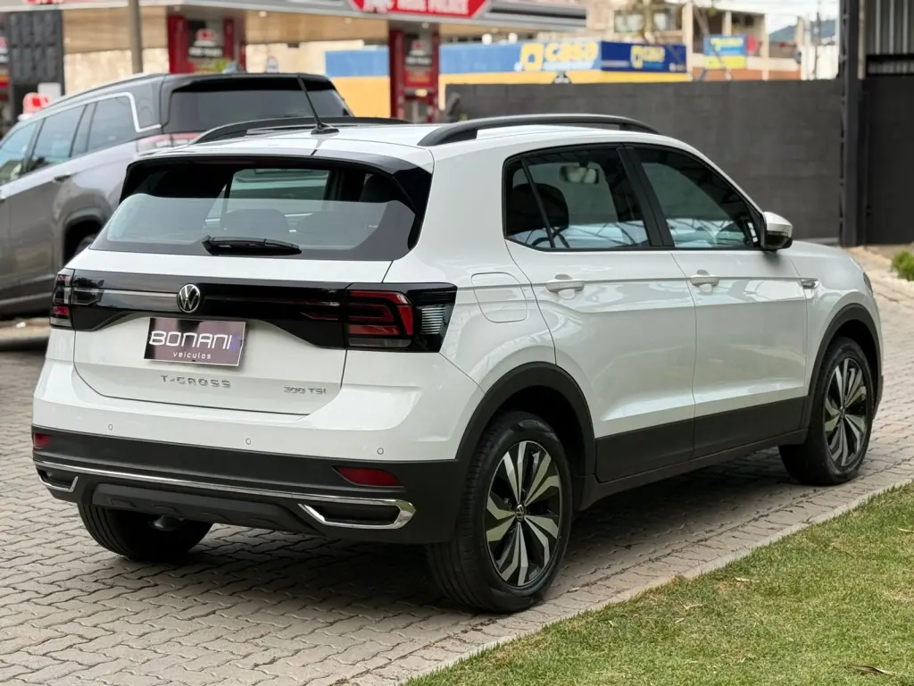 VOLKSWAGEN T-Cross - Foto