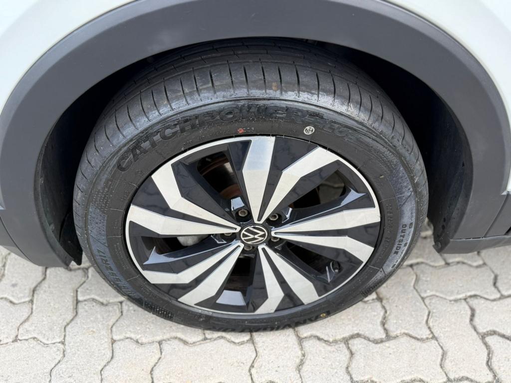 VOLKSWAGEN T-Cross - Foto