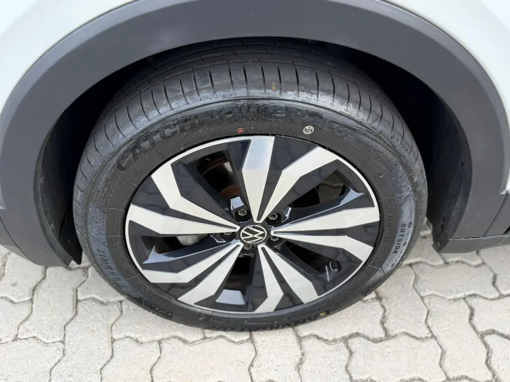 VOLKSWAGEN T-Cross - Foto