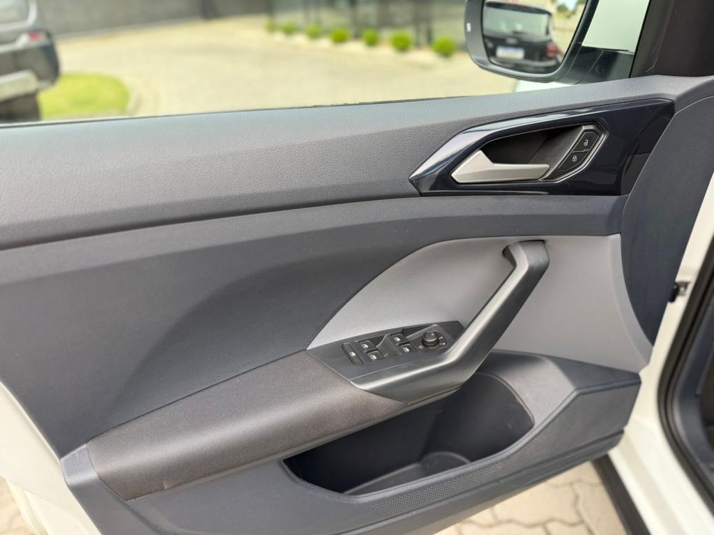 VOLKSWAGEN T-Cross - Foto