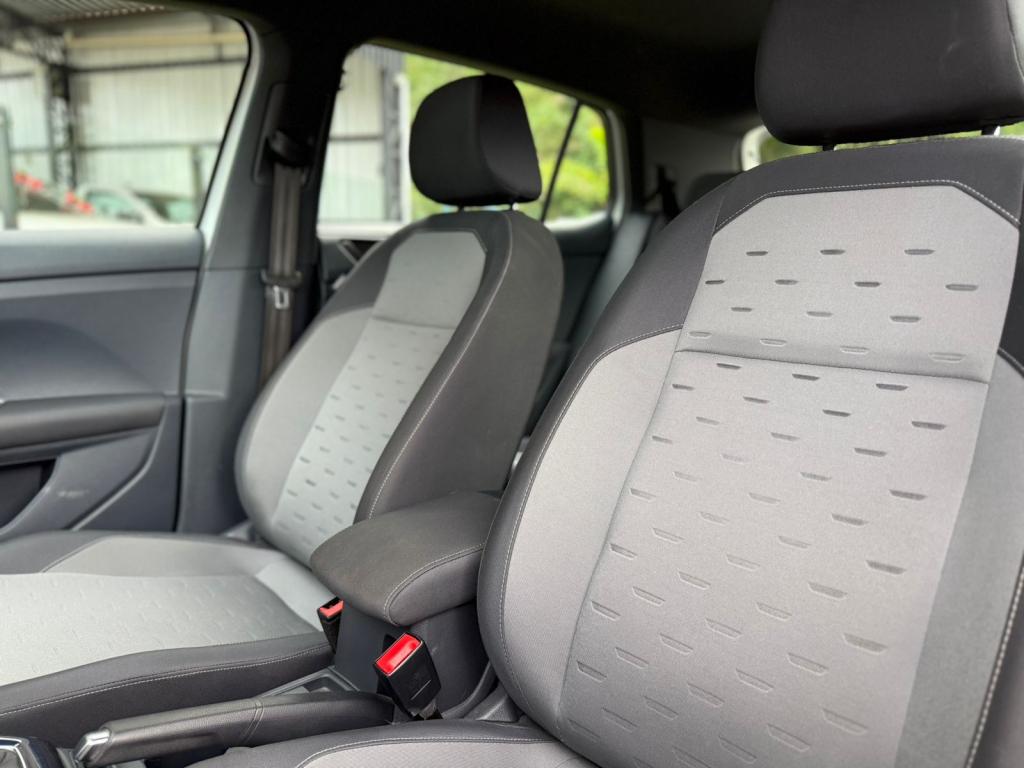 VOLKSWAGEN T-Cross - Foto