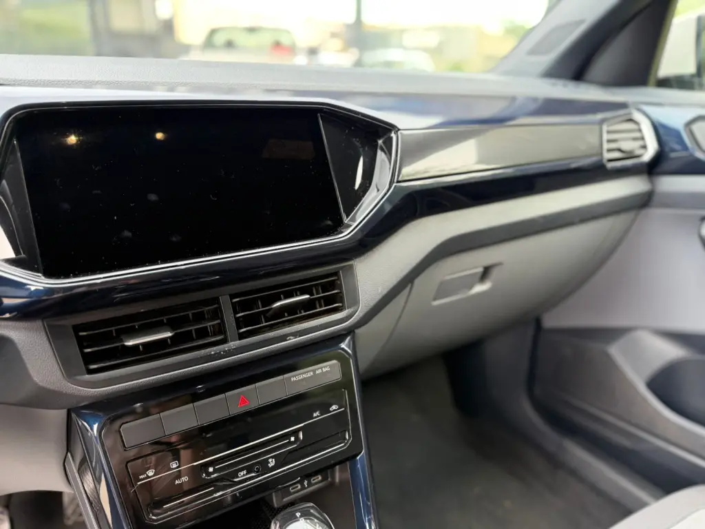 VOLKSWAGEN T-Cross - Foto