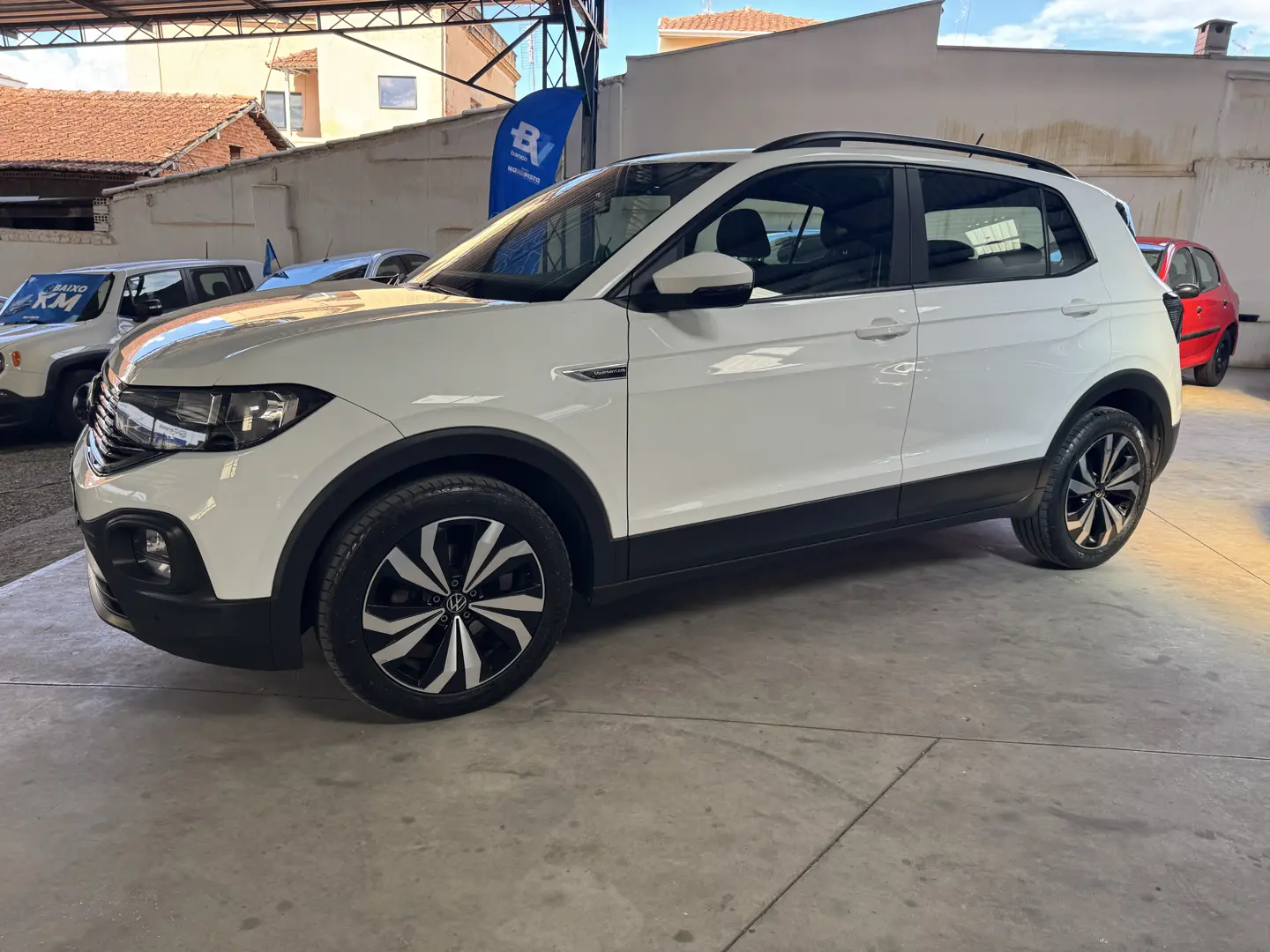 VOLKSWAGEN T-Cross - Foto