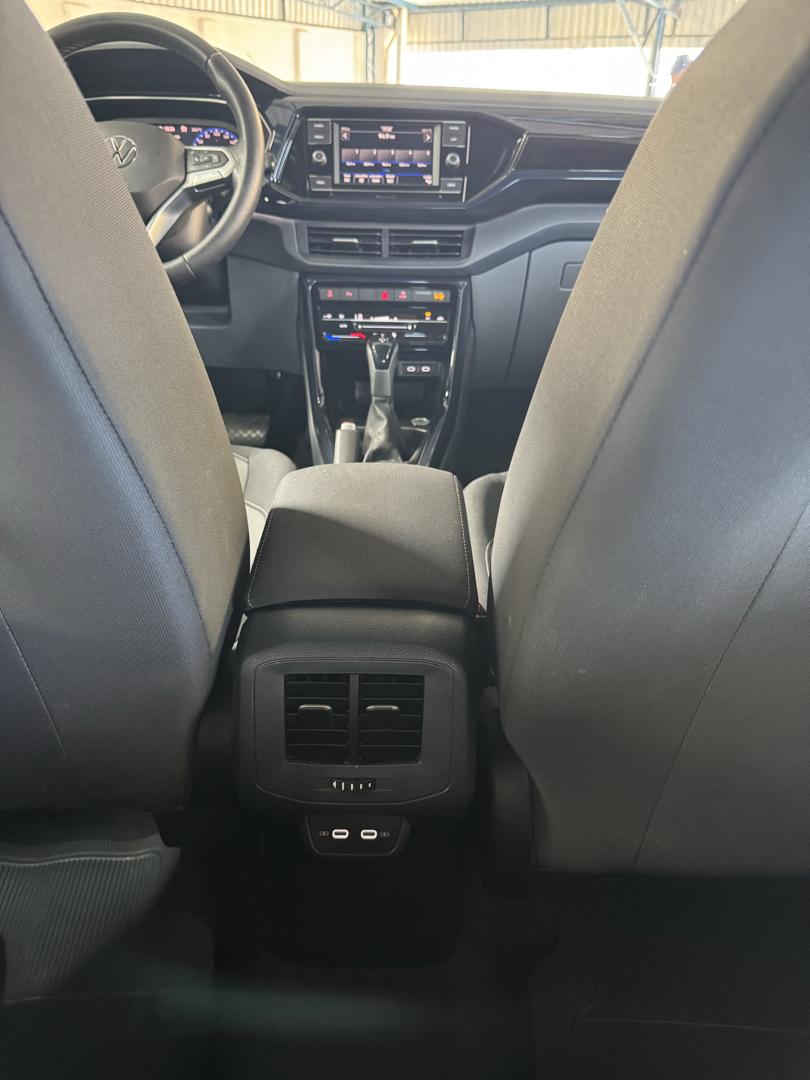 VOLKSWAGEN T-Cross - Foto