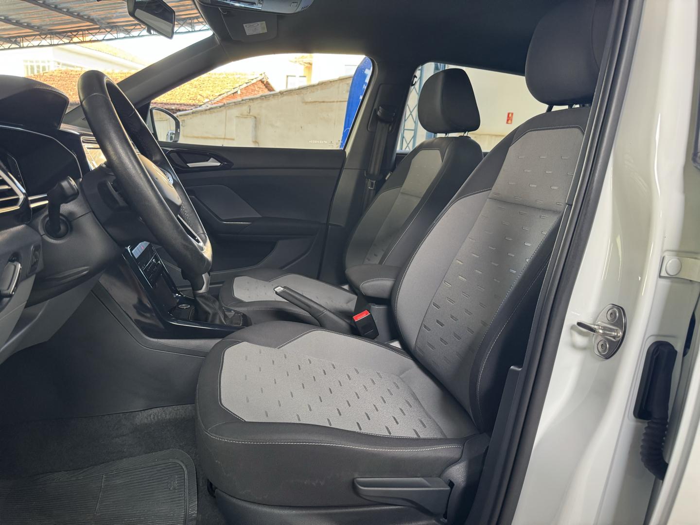 VOLKSWAGEN T-Cross - Foto