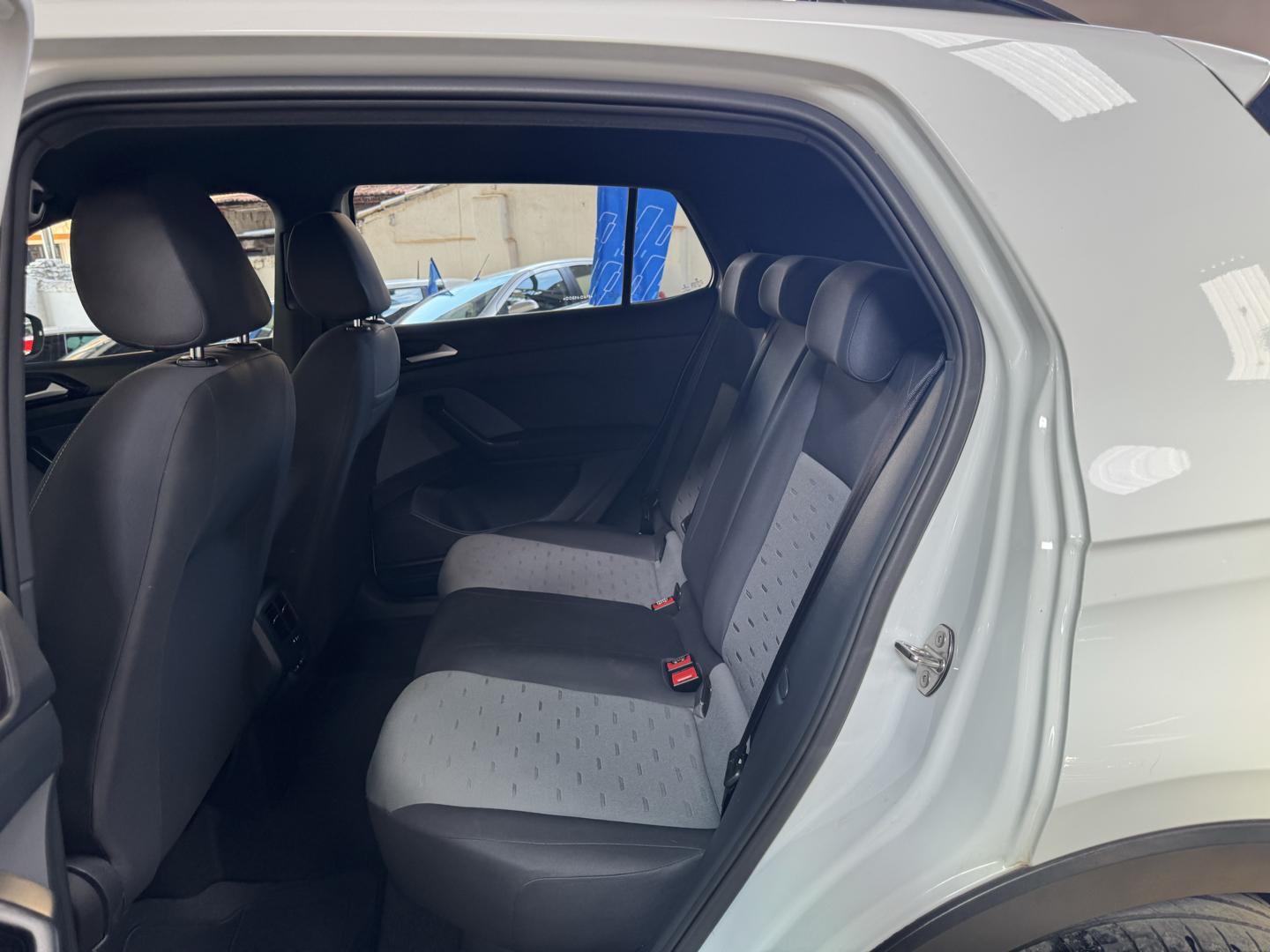 VOLKSWAGEN T-Cross - Foto