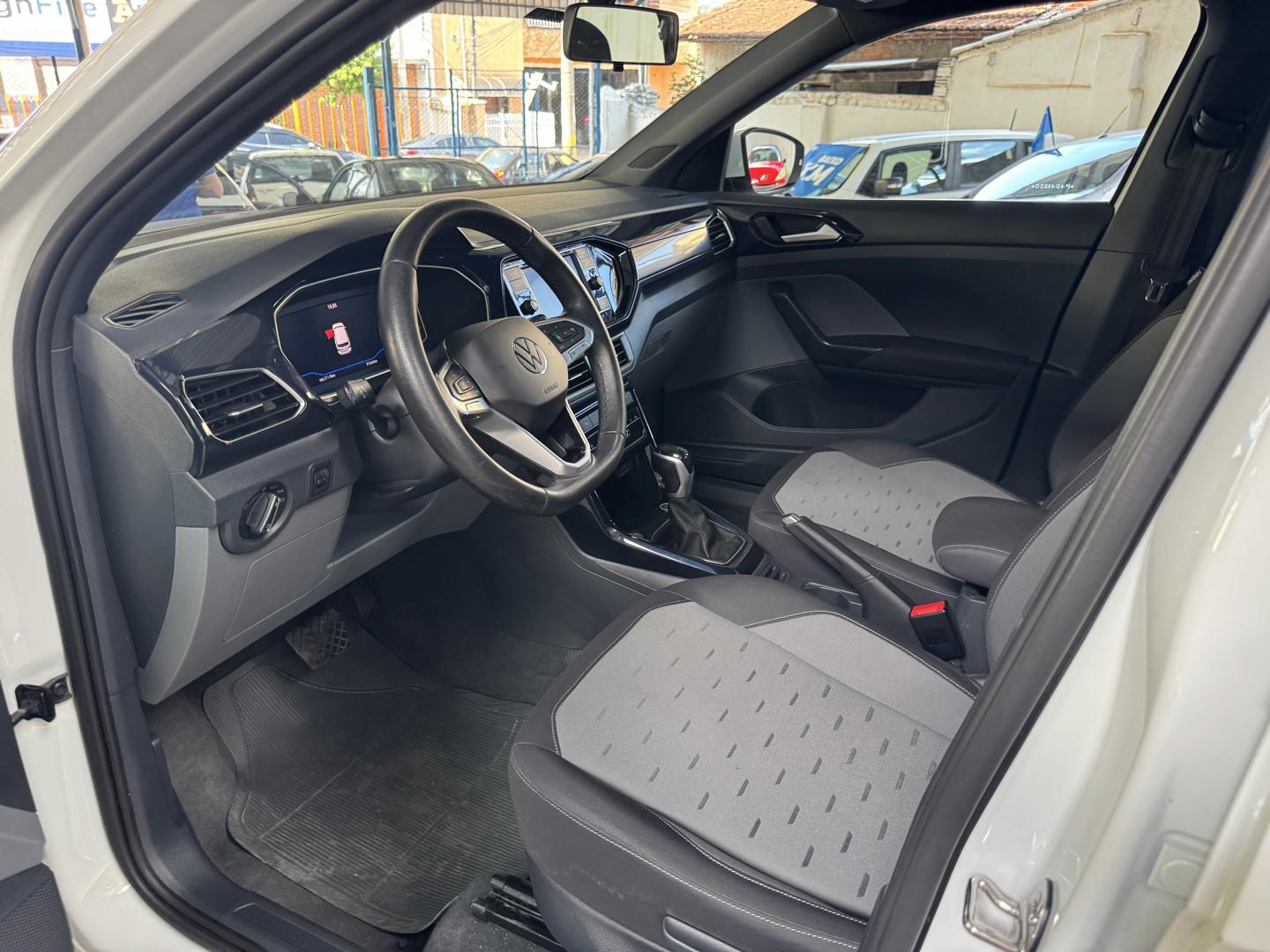 VOLKSWAGEN T-Cross - Foto