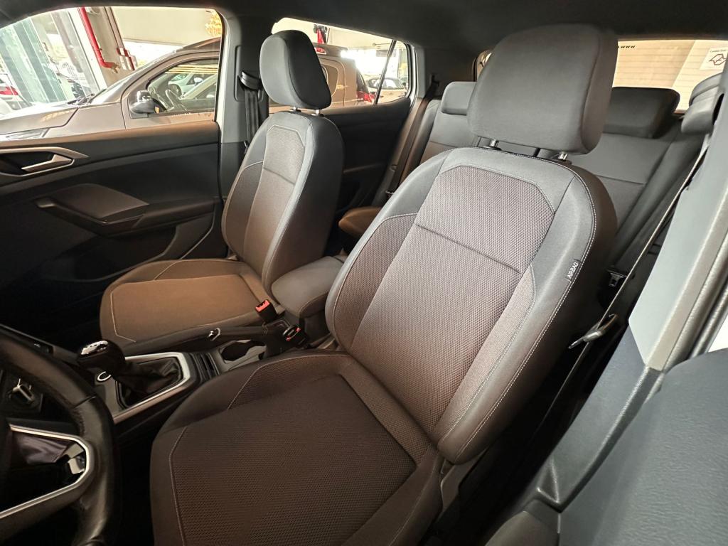 VOLKSWAGEN T-Cross - Foto