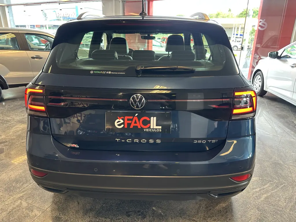 VOLKSWAGEN T-Cross - Foto