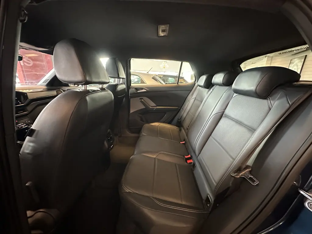 VOLKSWAGEN T-Cross - Foto