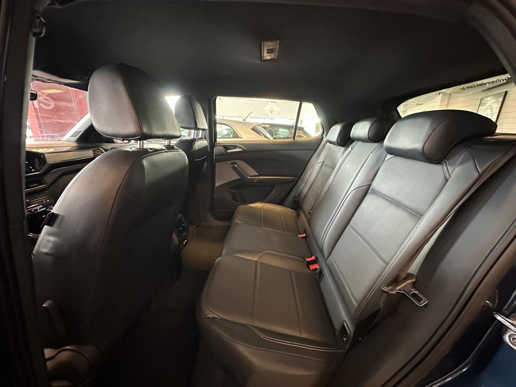 VOLKSWAGEN T-Cross - Foto