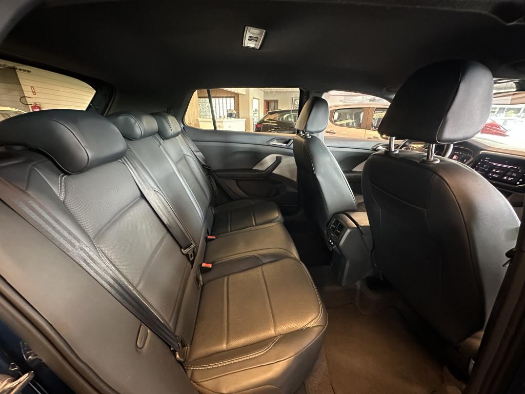 VOLKSWAGEN T-Cross - Foto