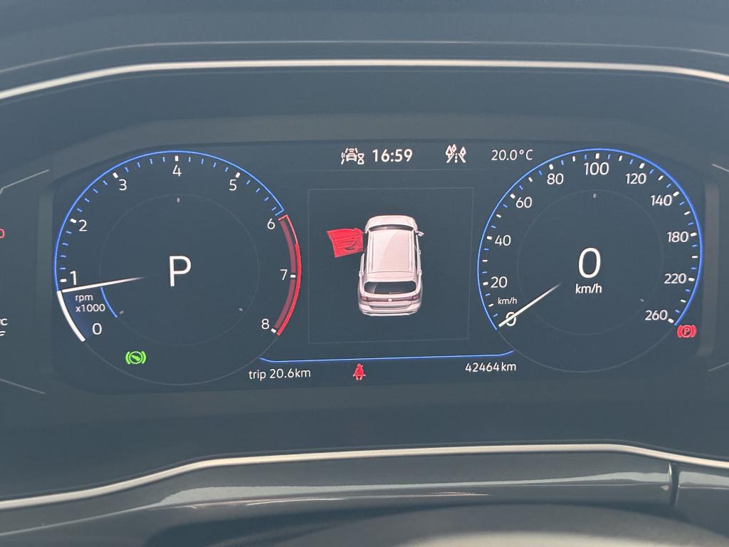 VOLKSWAGEN T-Cross - Foto