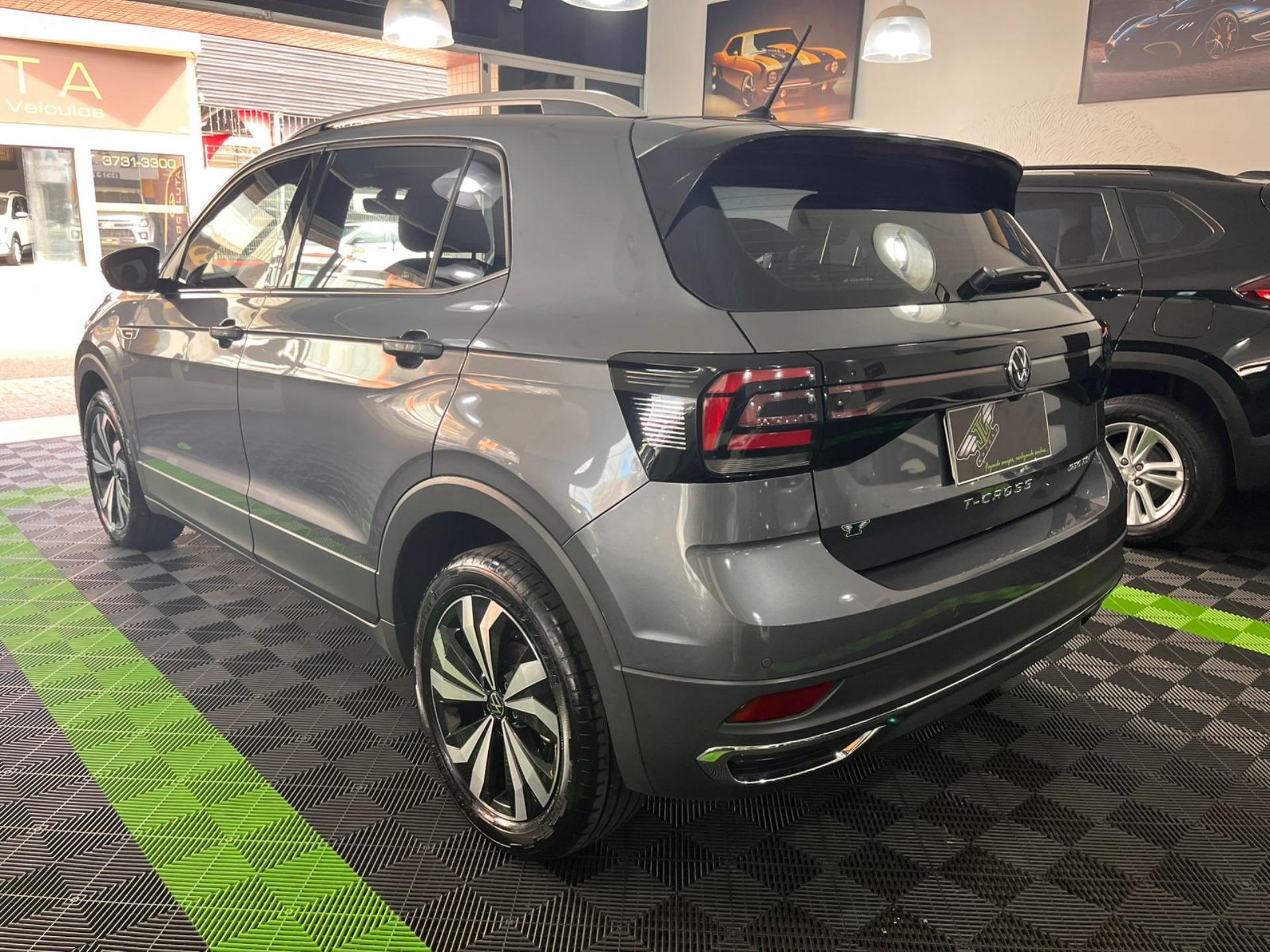 VOLKSWAGEN T-Cross - Foto