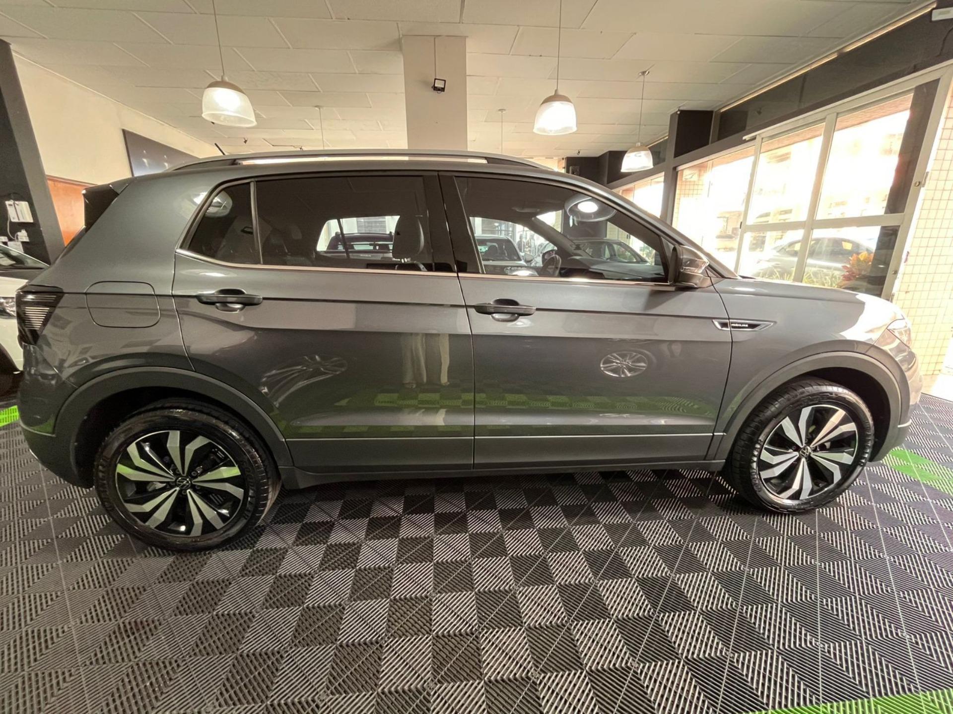 VOLKSWAGEN T-Cross - Foto
