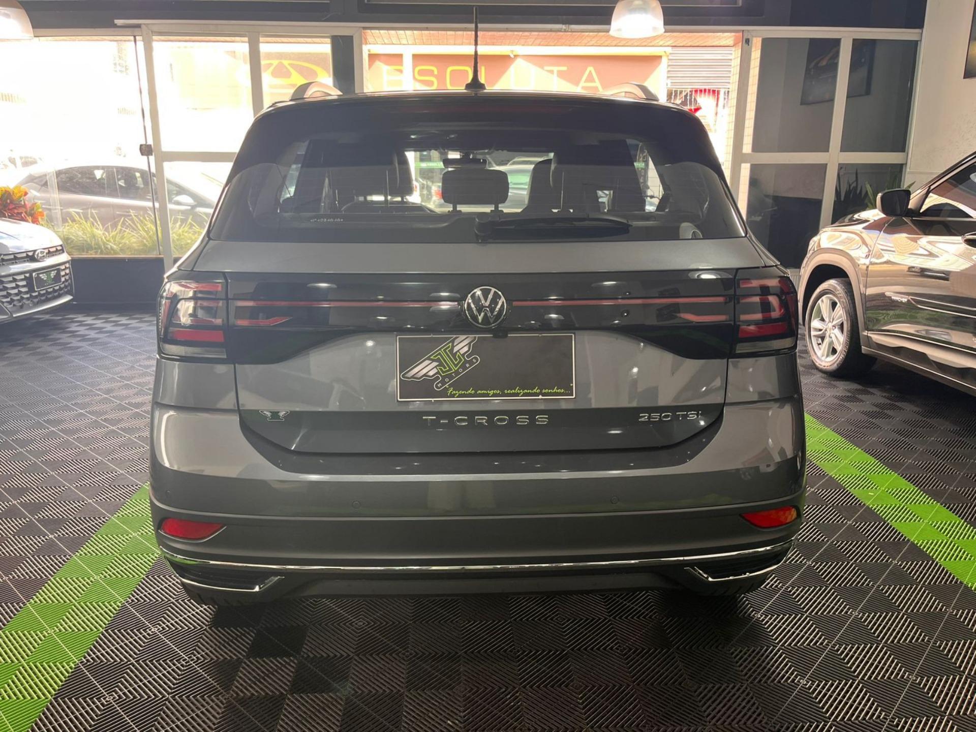 VOLKSWAGEN T-Cross - Foto