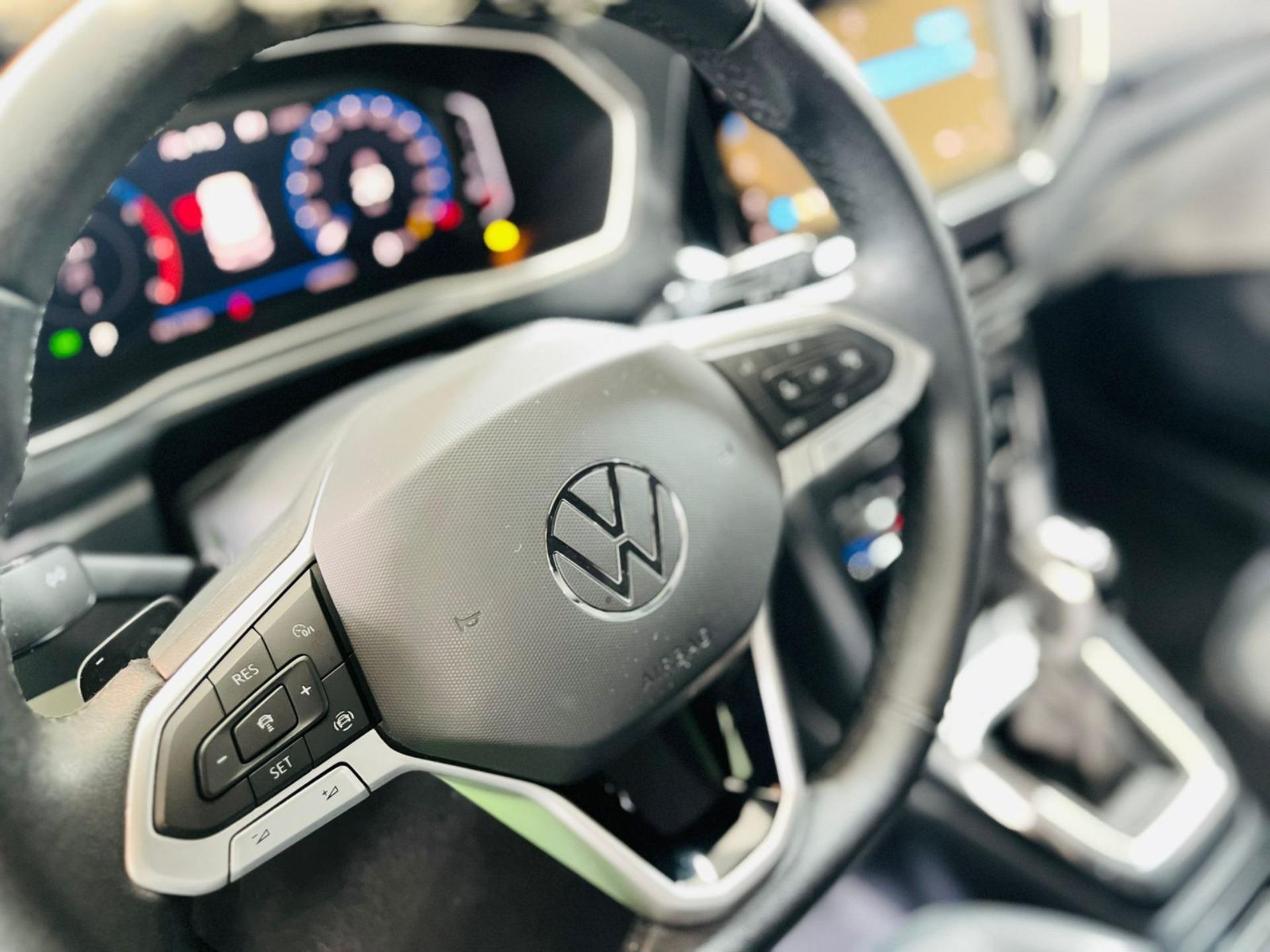 VOLKSWAGEN T-Cross - Foto