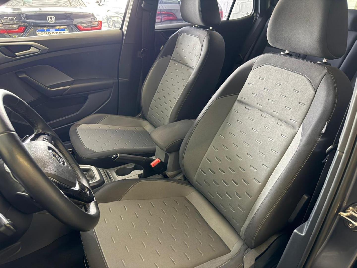 VOLKSWAGEN T-Cross - Foto