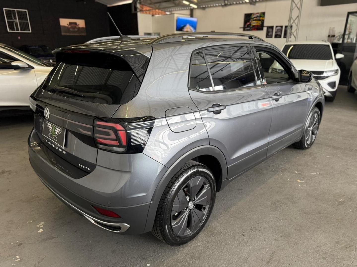 VOLKSWAGEN T-Cross - Foto