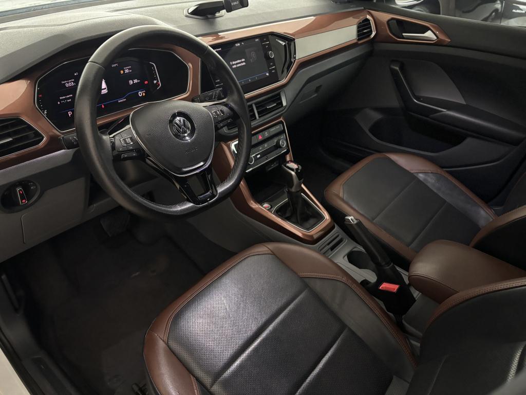 VOLKSWAGEN T-Cross - Foto