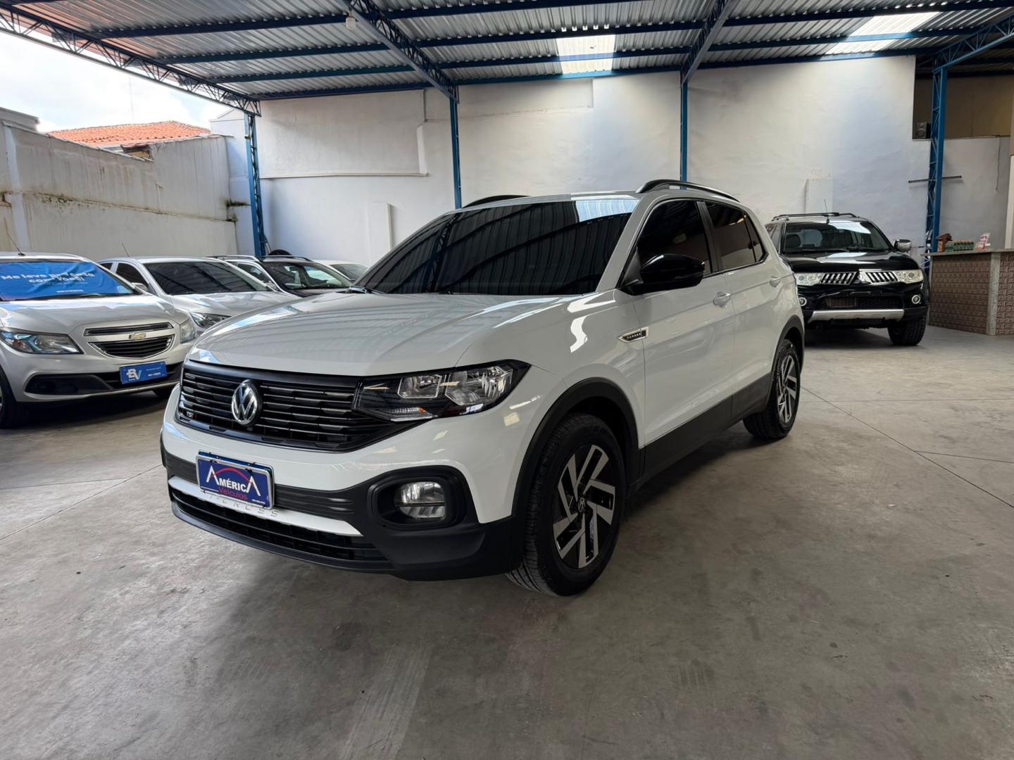 VOLKSWAGEN T-Cross - Foto