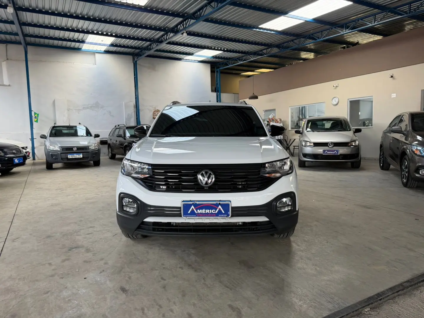 VOLKSWAGEN T-Cross - Foto
