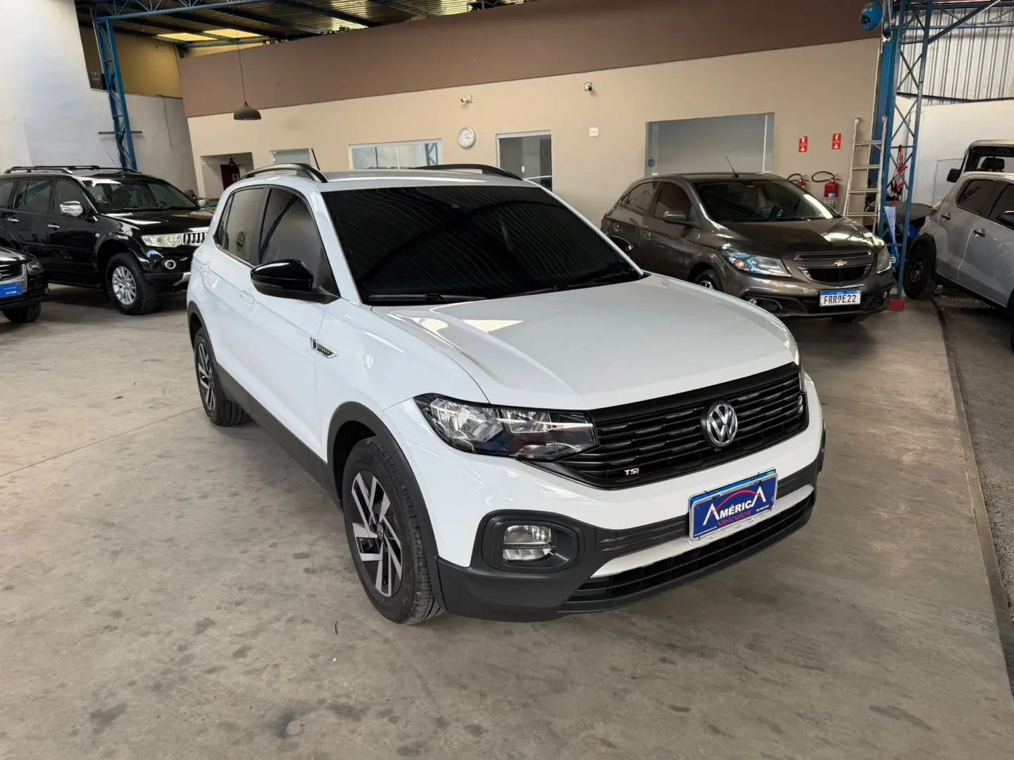 VOLKSWAGEN T-Cross - Foto