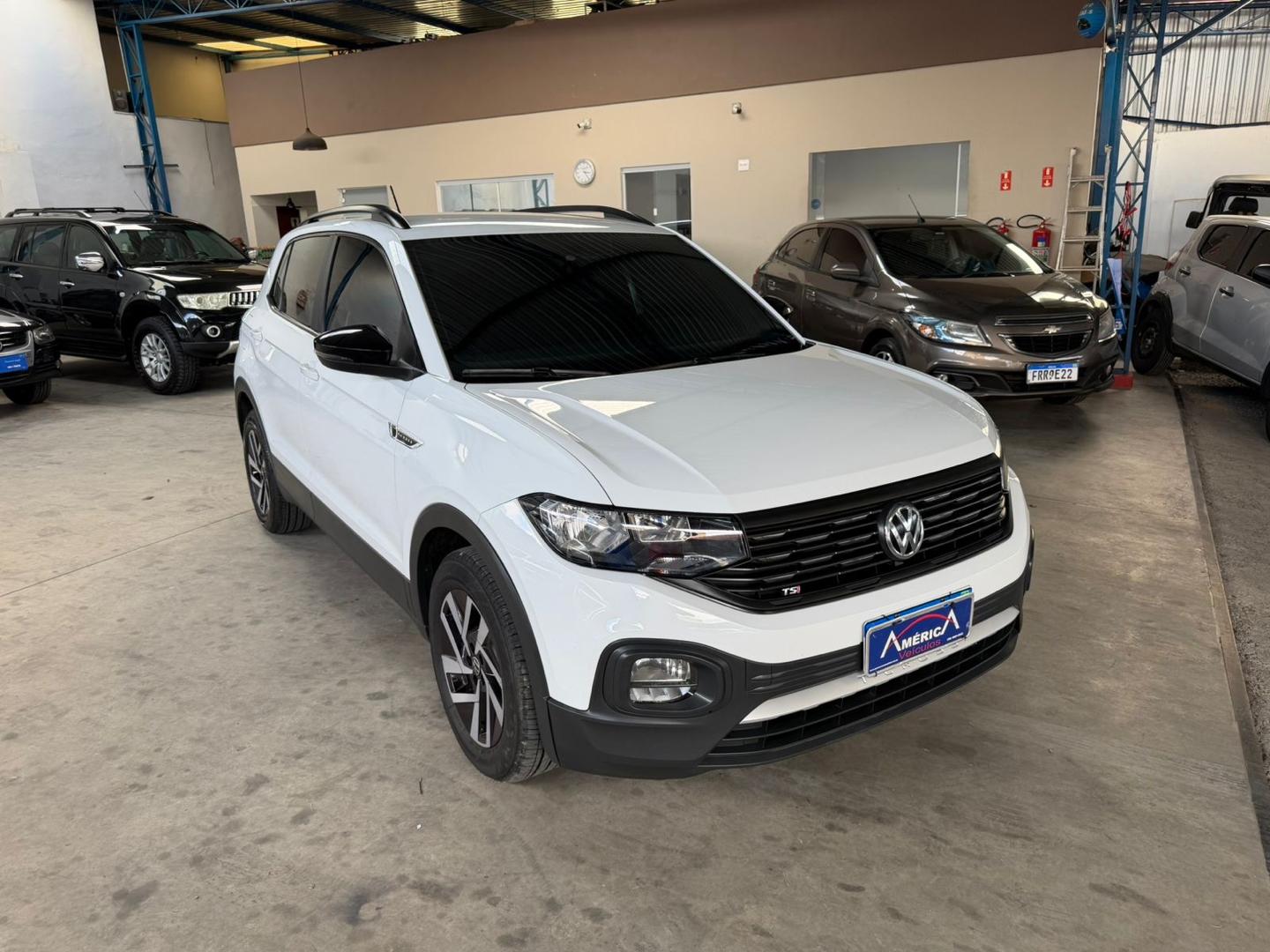 VOLKSWAGEN T-Cross - Foto