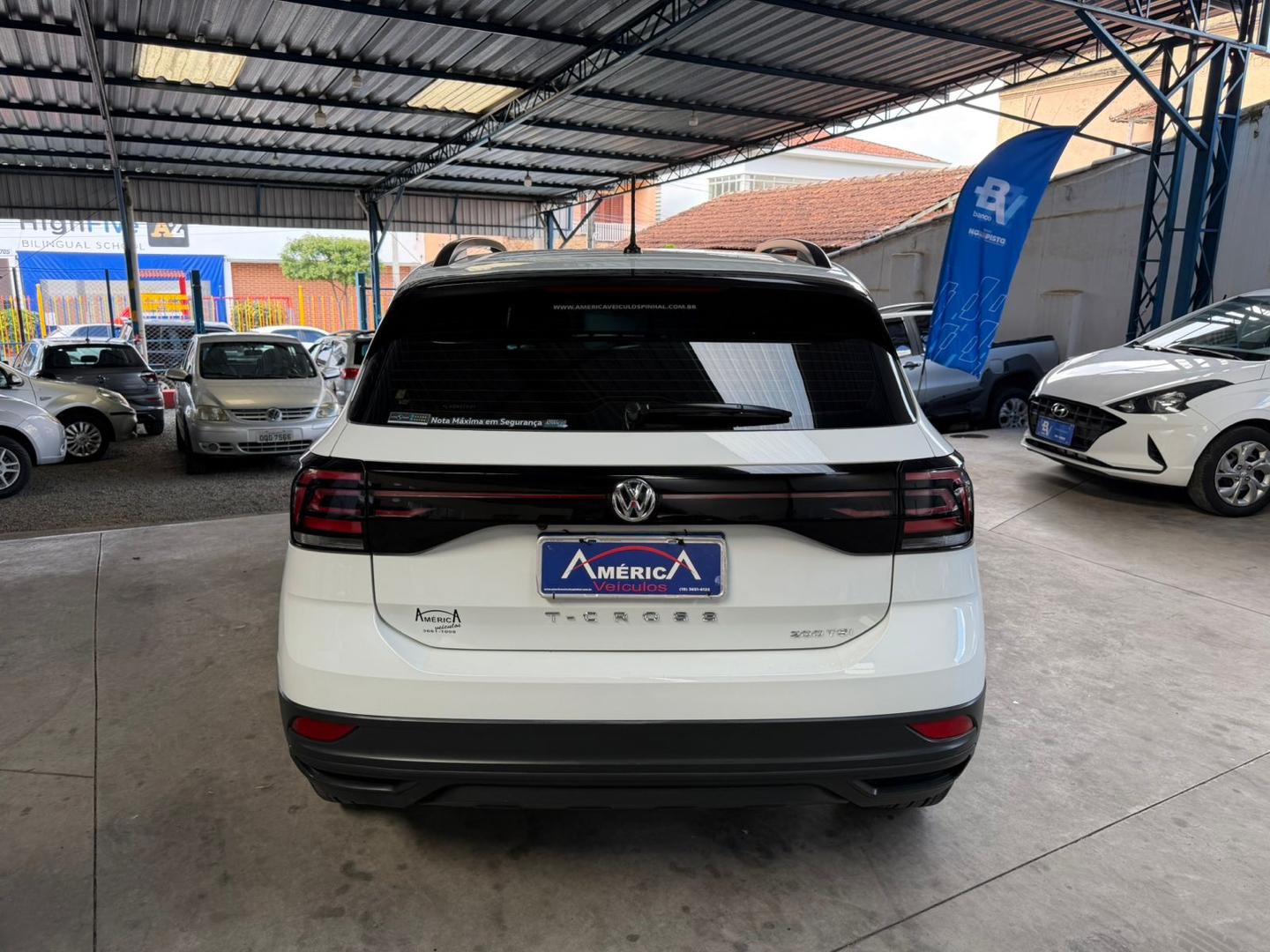 VOLKSWAGEN T-Cross - Foto