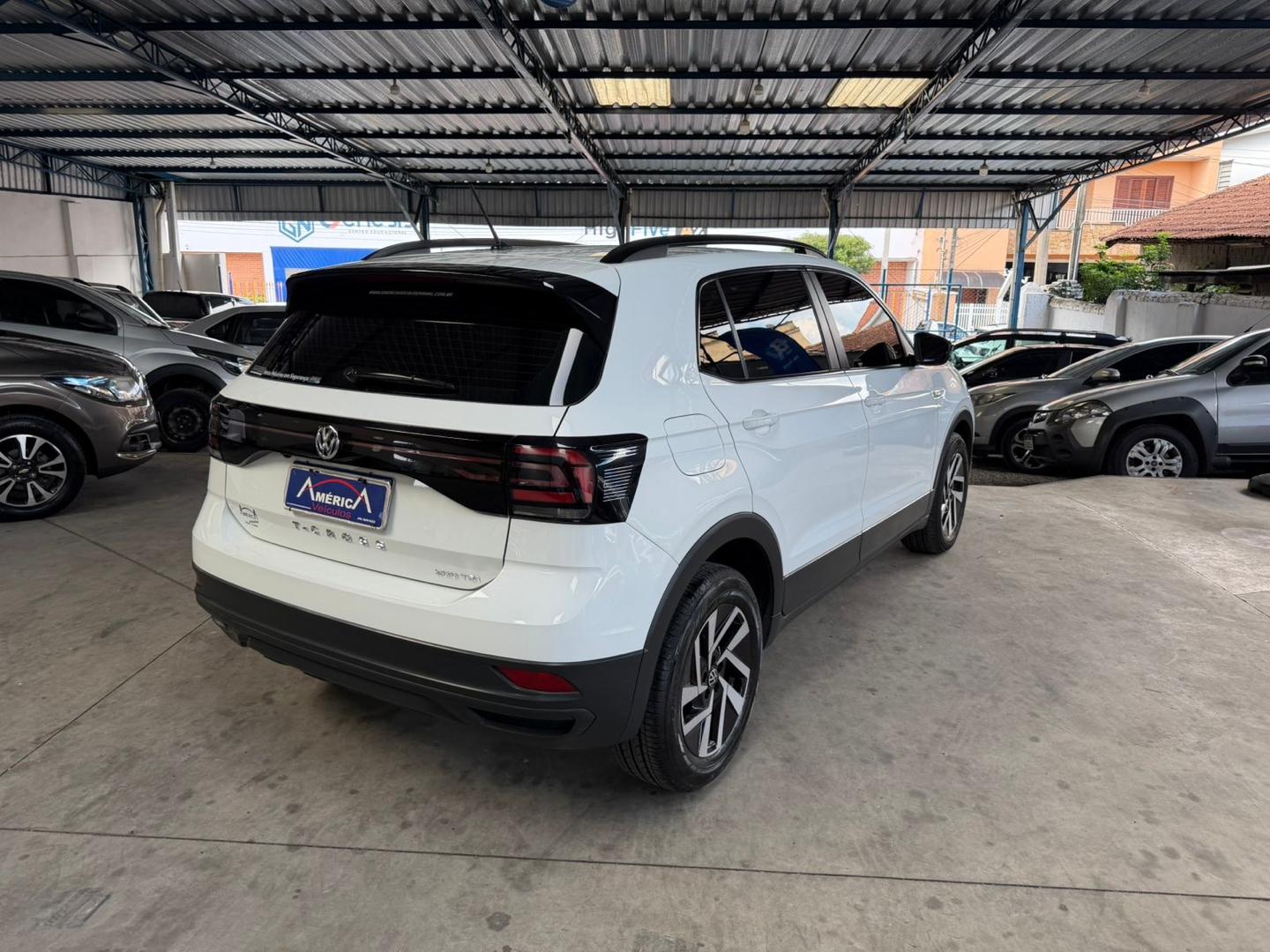 VOLKSWAGEN T-Cross - Foto