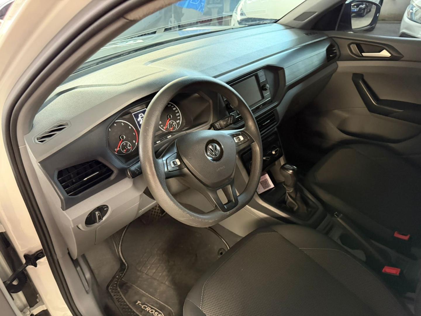 VOLKSWAGEN T-Cross - Foto