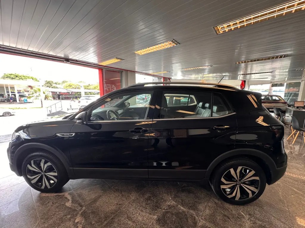 VOLKSWAGEN T-Cross - Foto