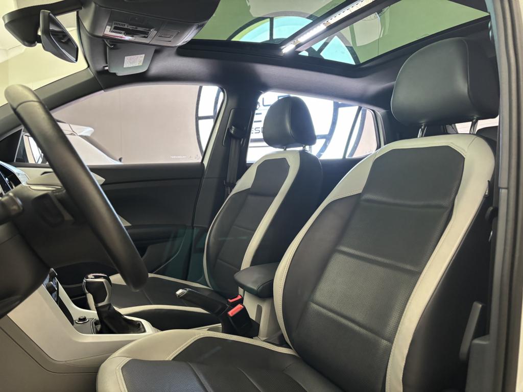 VOLKSWAGEN T-Cross - Foto