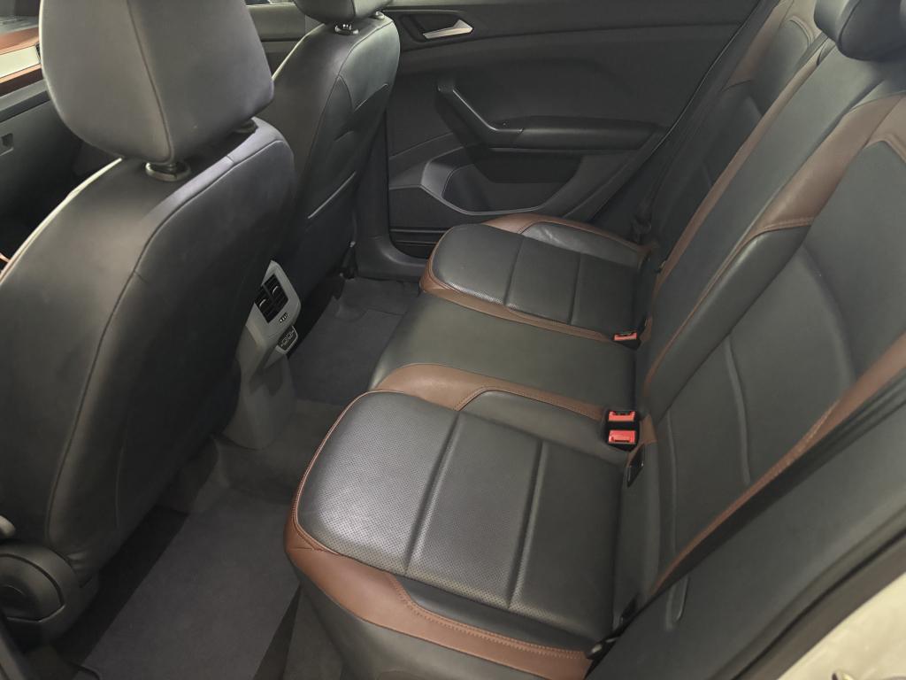 VOLKSWAGEN T-Cross - Foto