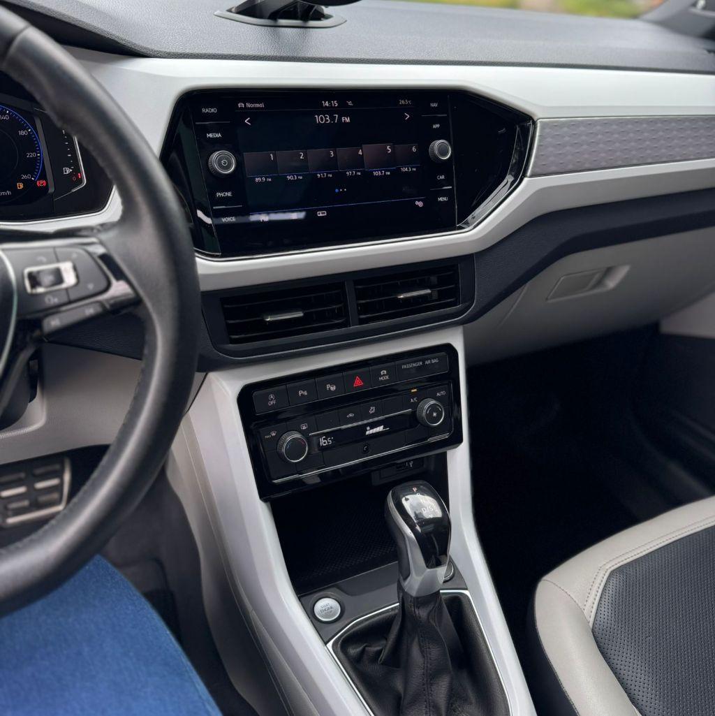 VOLKSWAGEN T-Cross - Foto