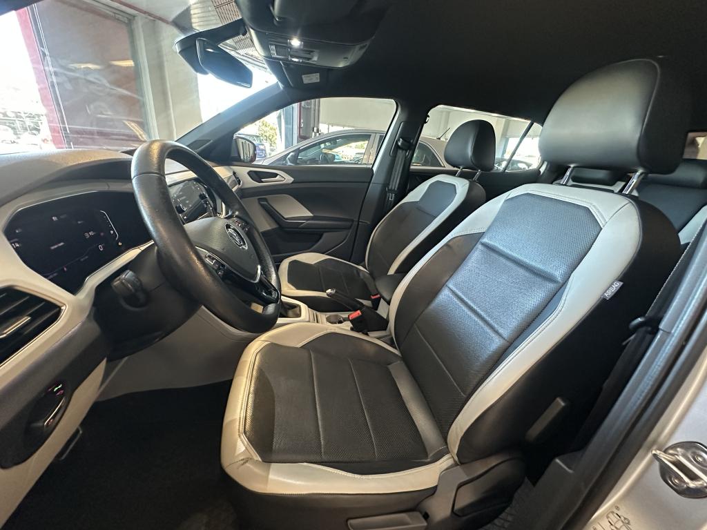 VOLKSWAGEN T-Cross - Foto