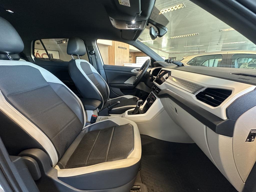 VOLKSWAGEN T-Cross - Foto
