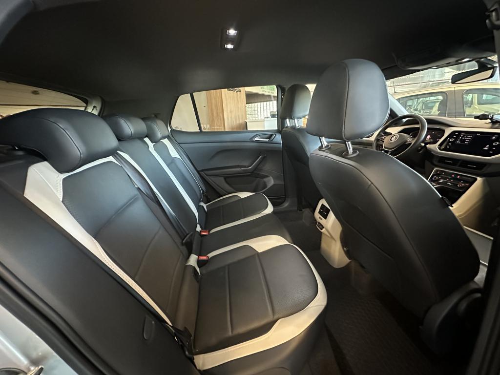 VOLKSWAGEN T-Cross - Foto
